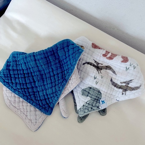 Blue and White Bandana Bib Set for Stylish Protection - Picture 1 of 3